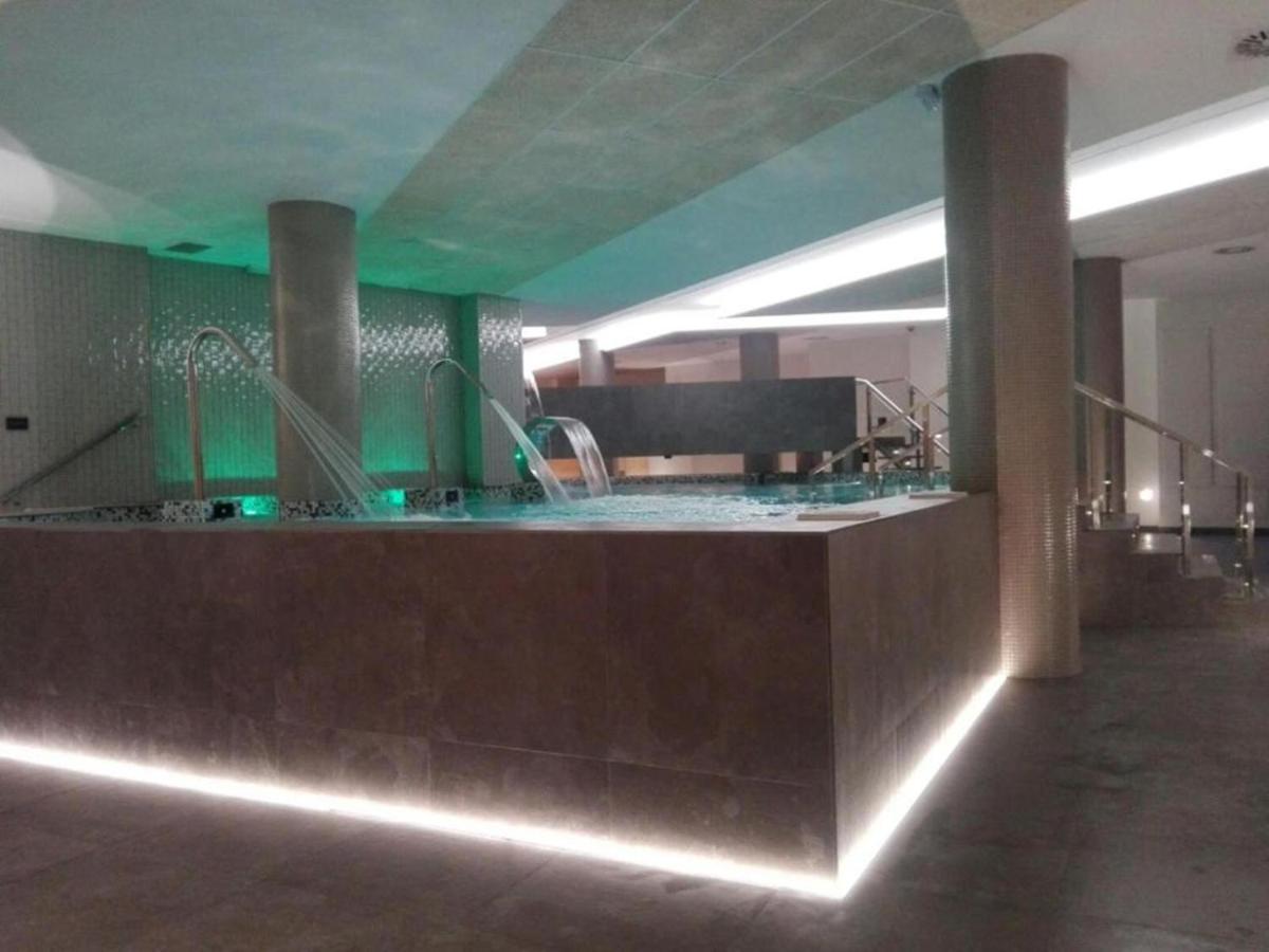 Spa Suites Odeon 那伦 外观 照片